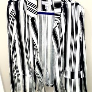 Casual Striped Blazer!